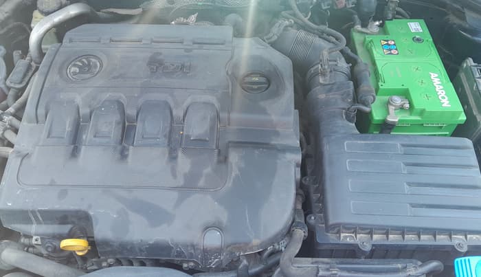 2013 Skoda Octavia ELEGANCE 2.0 TDI AT, Diesel, Automatic, 1,05,095 km, Engine View
