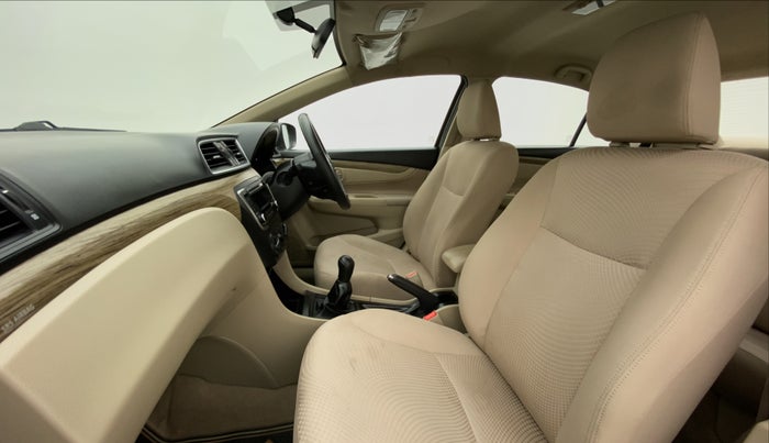 2018 Maruti Ciaz 1.5 SIGMA SHVS, Petrol, Manual, 26,968 km, Right Side Front Door Cabin