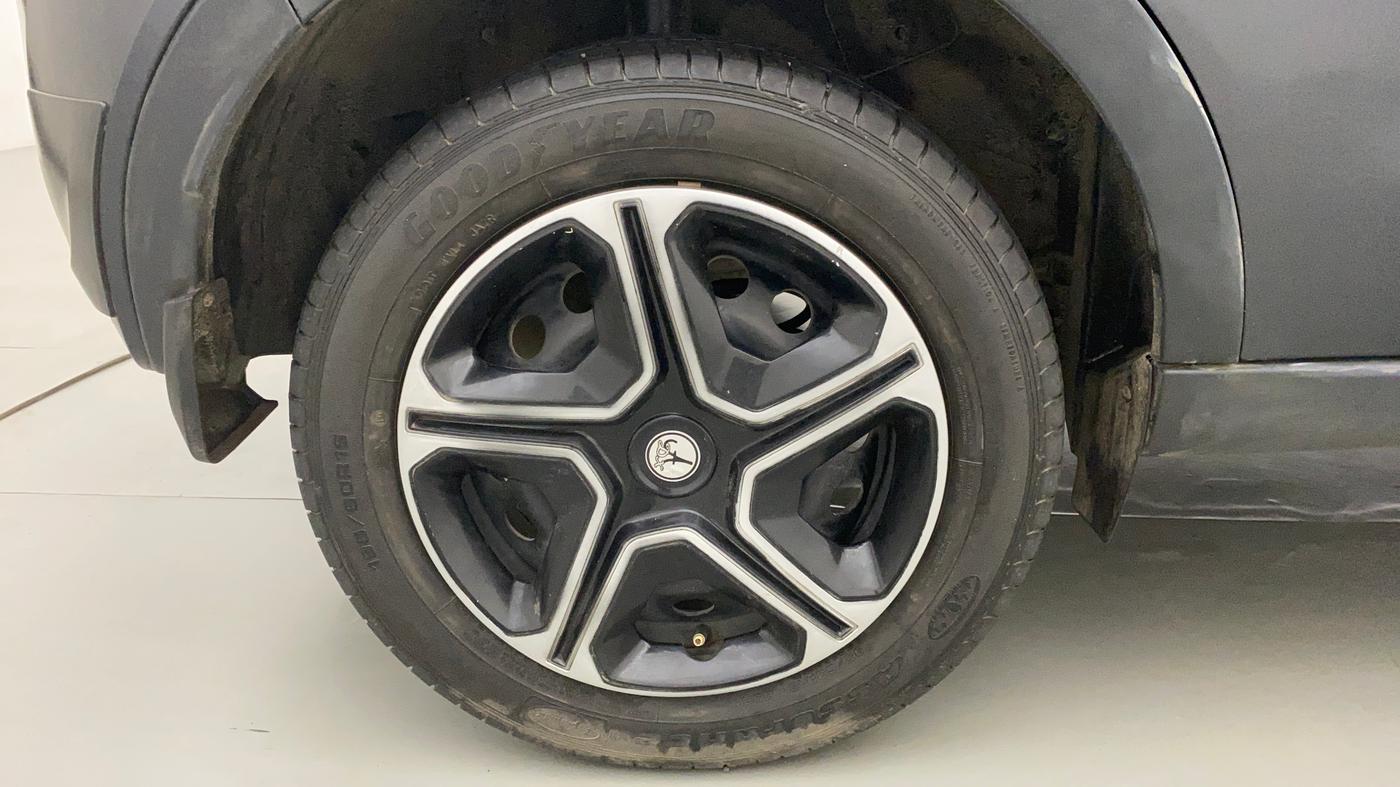 2019 Tata NEXON XM PETROL, CNG, Manual, 28,058 km, Right Rear Wheel