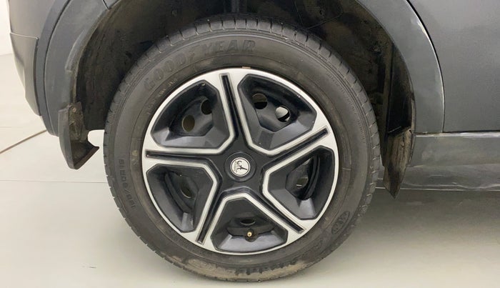 2019 Tata NEXON XM PETROL, CNG, Manual, 28,058 km, Right Rear Wheel