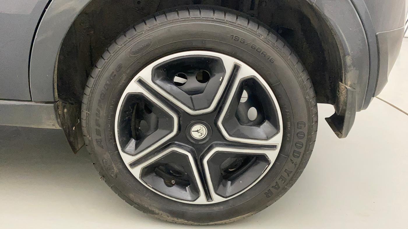 2019 Tata NEXON XM PETROL, CNG, Manual, 28,058 km, Left Rear Wheel