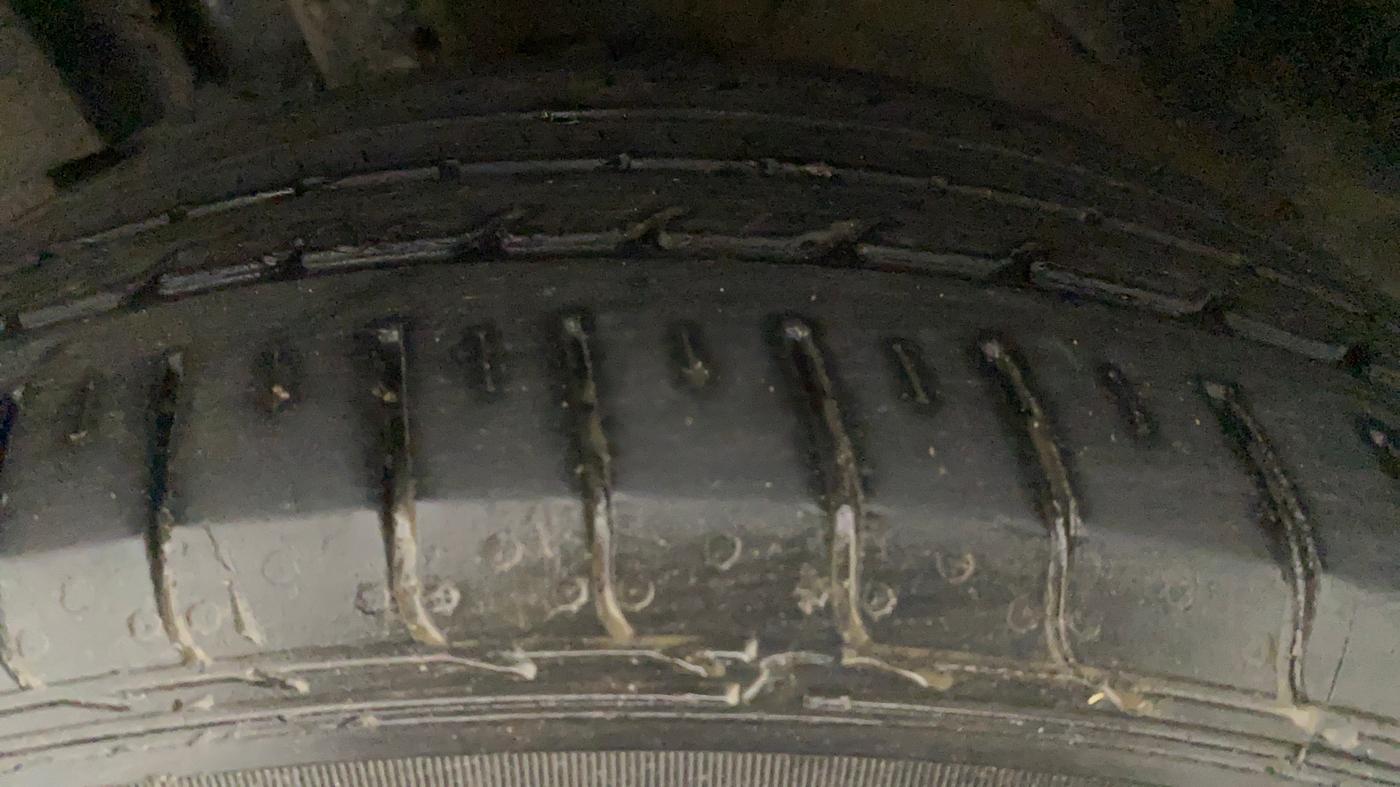 2019 Tata NEXON XM PETROL, CNG, Manual, 28,058 km, Left Front Tyre Tread