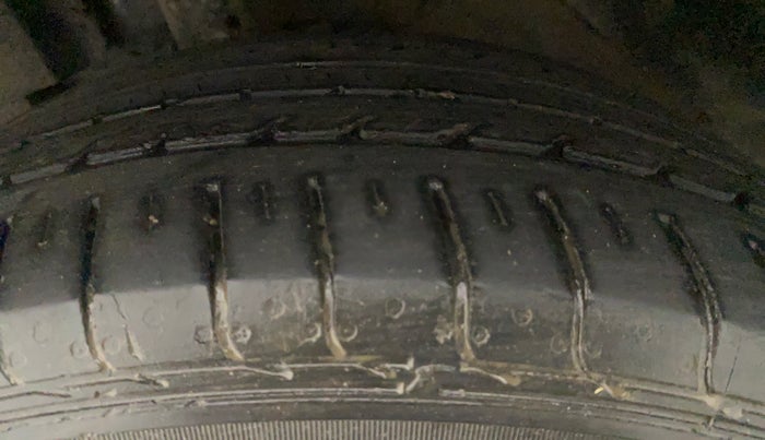 2019 Tata NEXON XM PETROL, CNG, Manual, 28,058 km, Left Front Tyre Tread