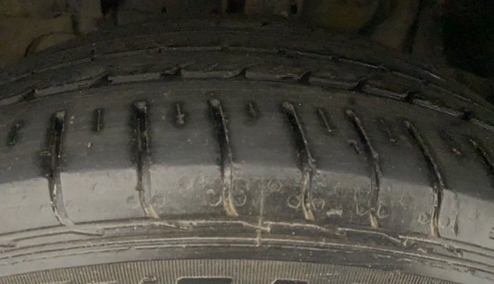 2019 Tata NEXON XM PETROL, CNG, Manual, 28,058 km, Left Rear Tyre Tread