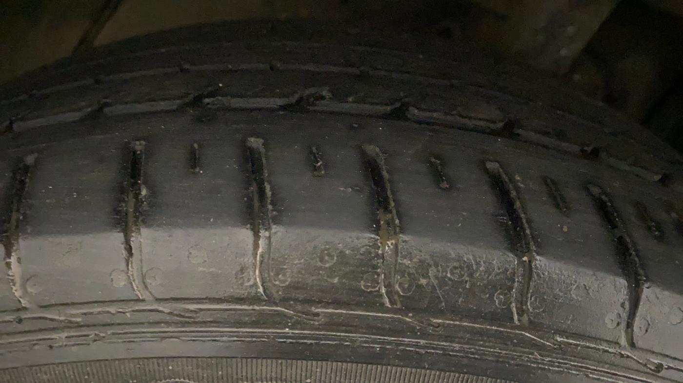 2019 Tata NEXON XM PETROL, CNG, Manual, 28,058 km, Right Rear Tyre Tread