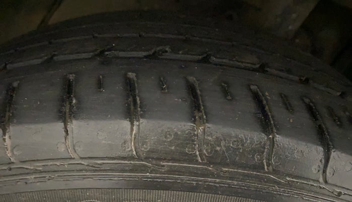 2019 Tata NEXON XM PETROL, CNG, Manual, 28,058 km, Right Rear Tyre Tread