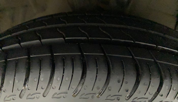 2020 Hyundai AURA S 1.2 CNG, CNG, Manual, 68,662 km, Right Front Tyre Tread