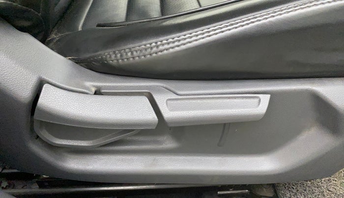 2020 Hyundai AURA S 1.2 CNG, CNG, Manual, 68,662 km, Driver Side Adjustment Panel