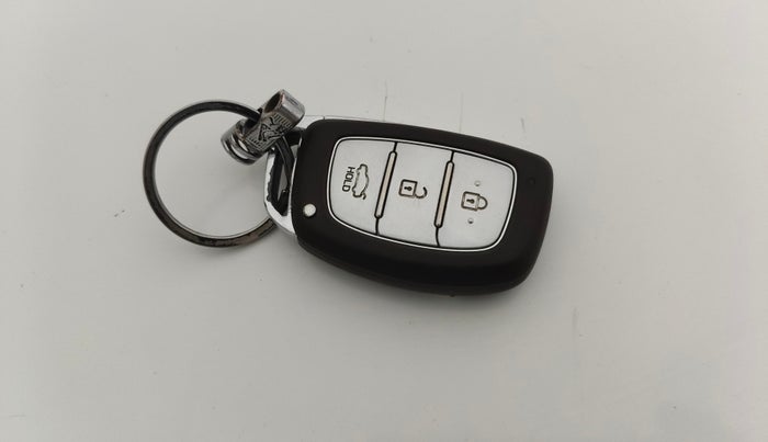 2019 Hyundai Grand i10 ASTA 1.2 KAPPA VTVT, CNG, Manual, 68,723 km, Key Close Up