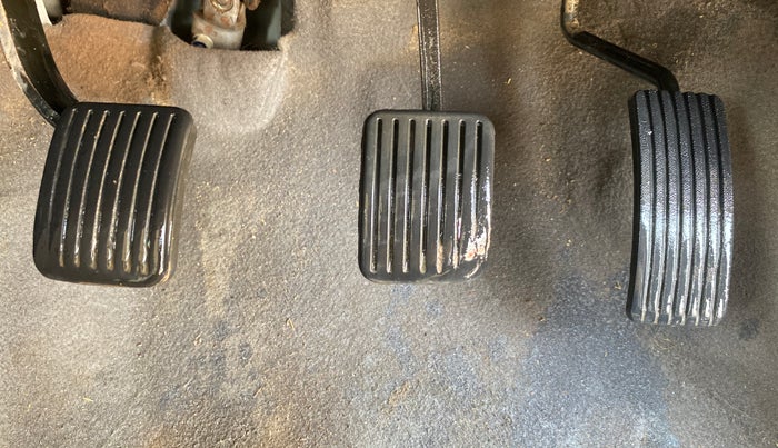 2016 Hyundai i10 MAGNA 1.1, CNG, Manual, 1,47,098 km, Pedals