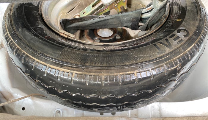 2016 Hyundai i10 MAGNA 1.1, CNG, Manual, 1,47,098 km, Spare Tyre