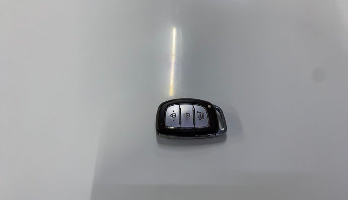 2017 Hyundai Creta SX (O) 1.6 DIESEL, Diesel, Manual, 90,413 km, Key Close Up