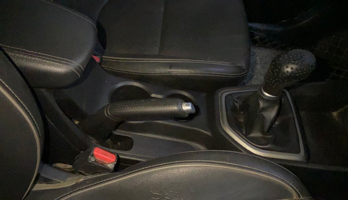 2017 Hyundai Creta SX (O) 1.6 DIESEL, Diesel, Manual, 90,413 km, Gear Lever