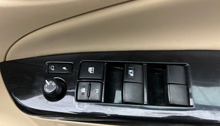 2018 Toyota YARIS VX CVT, Petrol, Automatic, 31,719 km, Driver Side Door Panels Control