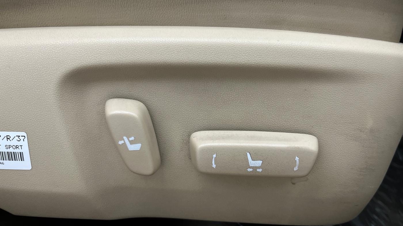 2018 Toyota YARIS VX CVT, Petrol, Automatic, 31,719 km, Driver Side Adjustment Panel