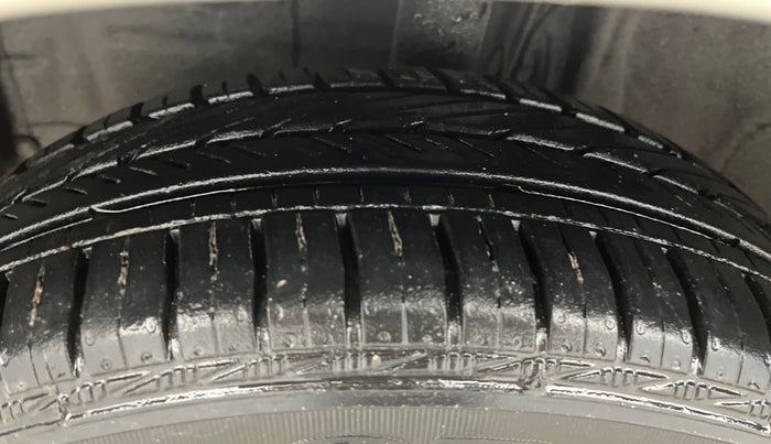 2018 Toyota YARIS VX CVT, Petrol, Automatic, 31,719 km, Left Front Tyre Tread