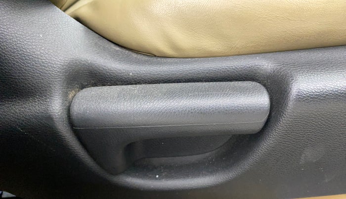 2016 Honda City 1.5L I-VTEC V MT, Petrol, Manual, 59,118 km, Driver Side Adjustment Panel