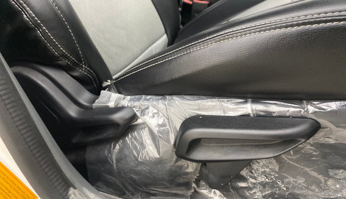 2025 Tata Tiago XT PETROL, Petrol, Manual, 7,527 km, Driver Side Adjustment Panel