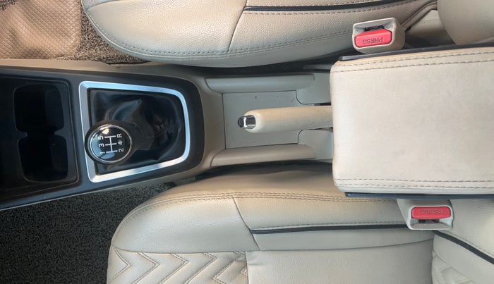 2021 Maruti Dzire ZXI, Petrol, Manual, 72,129 km, Gear Lever