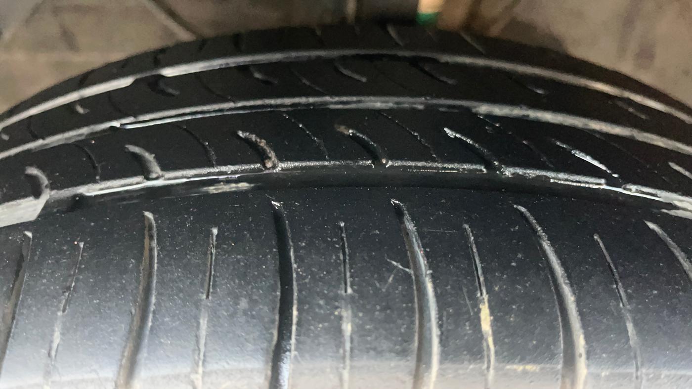 2021 Maruti Dzire ZXI, Petrol, Manual, 72,170 km, Left Front Tyre Tread