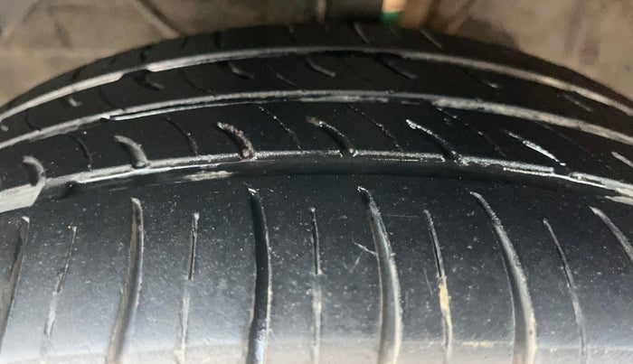 2021 Maruti Dzire ZXI, Petrol, Manual, 72,129 km, Left Front Tyre Tread