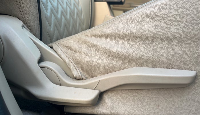 2021 Maruti Dzire ZXI, Petrol, Manual, 72,129 km, Driver Side Adjustment Panel