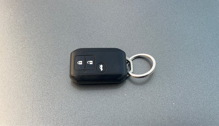 2021 Maruti Dzire ZXI, Petrol, Manual, 72,129 km, Key Close Up