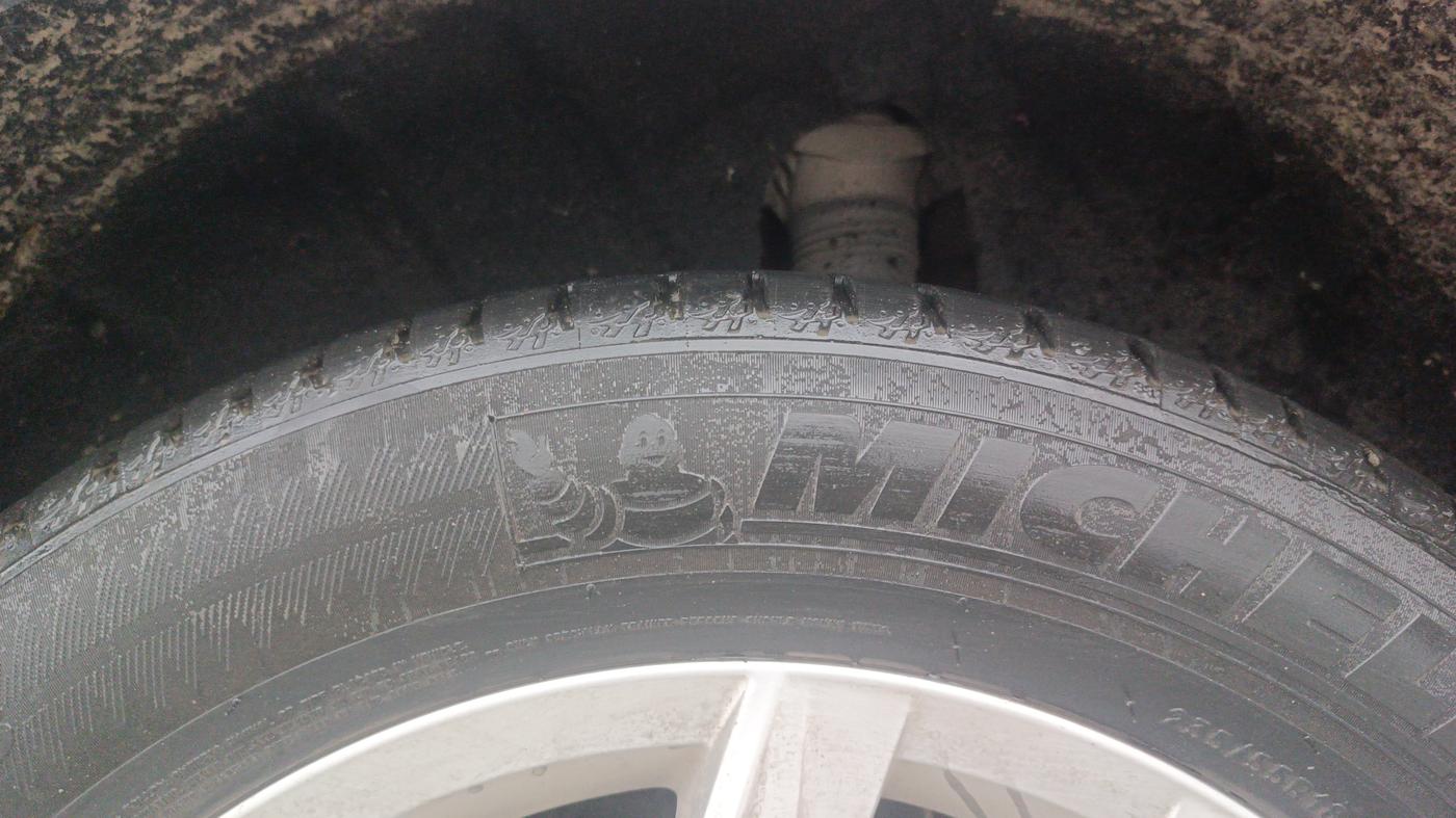 2019 Volkswagen TIGUAN ALL SPACE 2.0 TSI, Petrol, Automatic, 55,223 km, Left Front Tyre Tread
