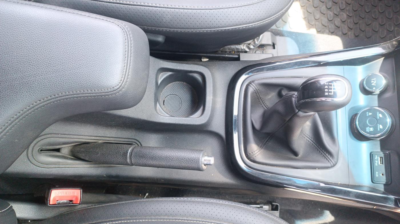 2017 Tata Hexa XT 4X4 7 STR, Diesel, Manual, 1,26,372 km, Gear Lever