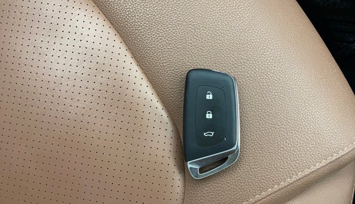 2023 MG HECTOR PLUS SHARP PRO 1.5 PETROL TURBO CVT 7 STR, Petrol, Automatic, 49,775 km, Key Close Up