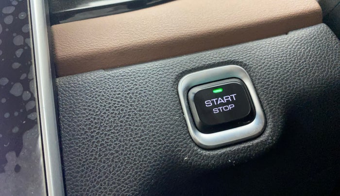 2023 MG HECTOR PLUS SHARP PRO 1.5 PETROL TURBO CVT 7 STR, Petrol, Automatic, 49,775 km, Keyless Start/ Stop Button