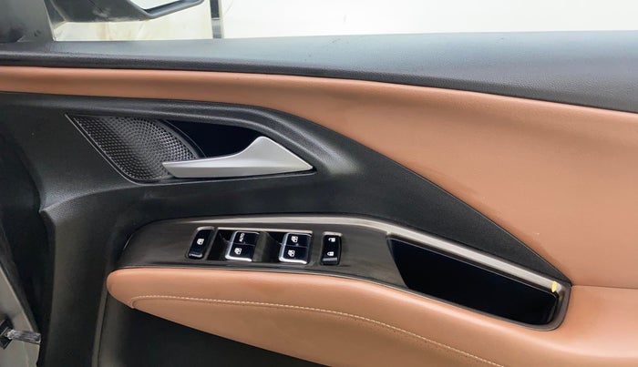 2023 MG HECTOR PLUS SHARP PRO 1.5 PETROL TURBO CVT 7 STR, Petrol, Automatic, 49,775 km, Driver Side Door Panels Control