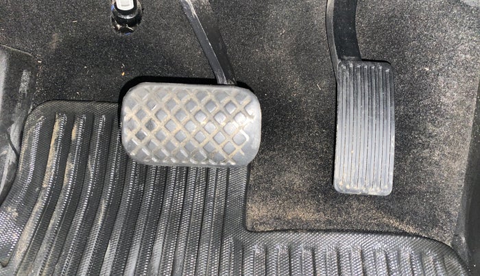 2023 MG HECTOR PLUS SHARP PRO 1.5 PETROL TURBO CVT 7 STR, Petrol, Automatic, 49,775 km, Pedals