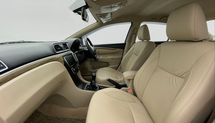 2021 Maruti Ciaz ALPHA 1.5 MT VTVT SHVS, Petrol, Manual, 13,554 km, Right Side Front Door Cabin