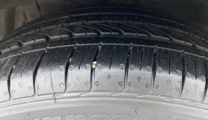2021 Maruti Ciaz ALPHA 1.5 MT VTVT SHVS, Petrol, Manual, 13,554 km, Left Front Tyre Tread