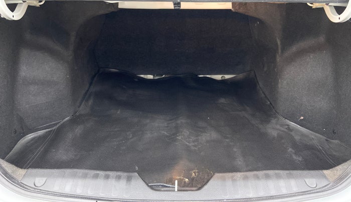 2021 Maruti Ciaz ALPHA 1.5 MT VTVT SHVS, Petrol, Manual, 13,554 km, Boot Inside
