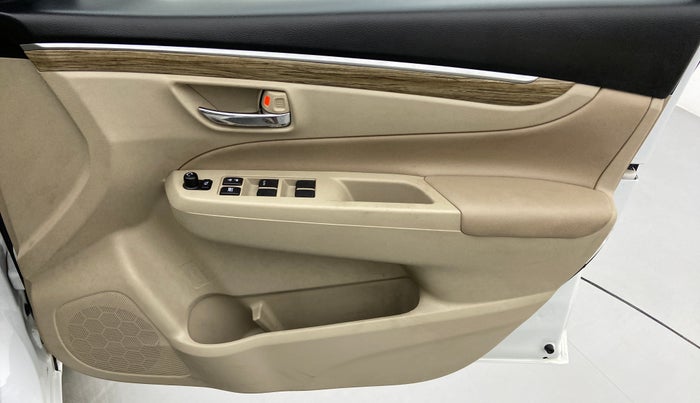 2021 Maruti Ciaz ALPHA 1.5 MT VTVT SHVS, Petrol, Manual, 13,554 km, Driver Side Door Panels Control