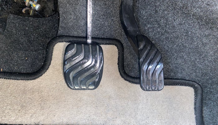 2019 Renault Kwid RXT 1.0 AMT (O), Petrol, Automatic, 40,558 km, Pedals