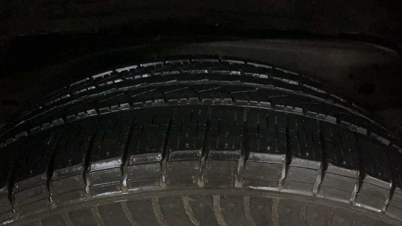 2018 Toyota Fortuner 2.8 4X2 MT, Diesel, Manual, 1,58,640 km, Right Rear Tyre Tread