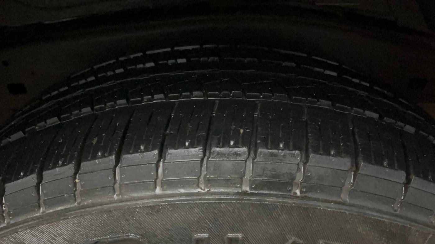 2018 Toyota Fortuner 2.8 4X2 MT, Diesel, Manual, 1,58,640 km, Left Rear Tyre Tread