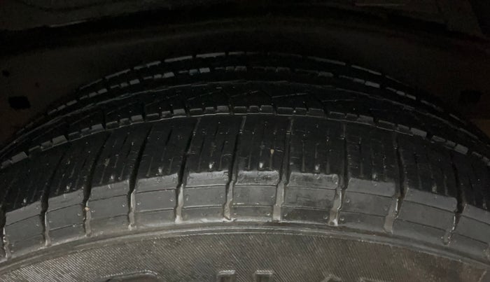 2018 Toyota Fortuner 2.8 4X2 MT, Diesel, Manual, 1,58,246 km, Left Rear Tyre Tread