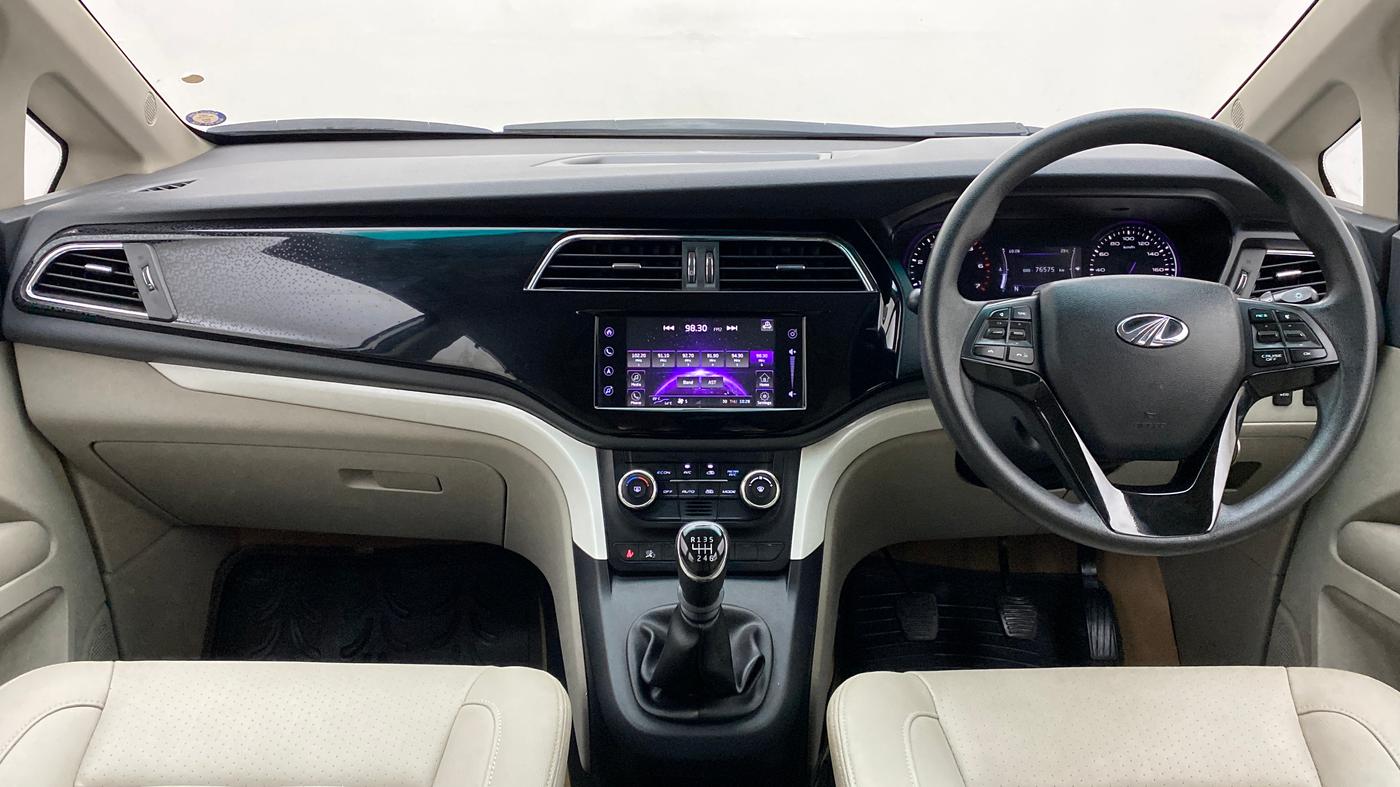 2018 Mahindra MARAZZO M8 7 STR, Diesel, Manual, 76,574 km, Dashboard