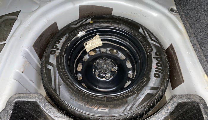 2017 Skoda Rapid AMBITION 1.6 MPI MT, Petrol, Manual, 84,228 km, Spare Tyre