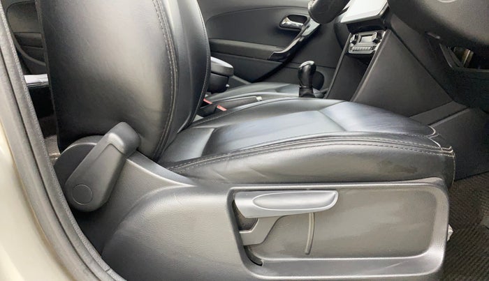 2017 Skoda Rapid AMBITION 1.6 MPI MT, Petrol, Manual, 84,228 km, Driver Side Adjustment Panel