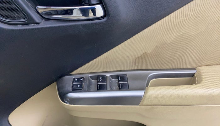 2016 Honda City 1.5L I-VTEC VX CVT, Petrol, Automatic, 40,365 km, Driver Side Door Panels Control