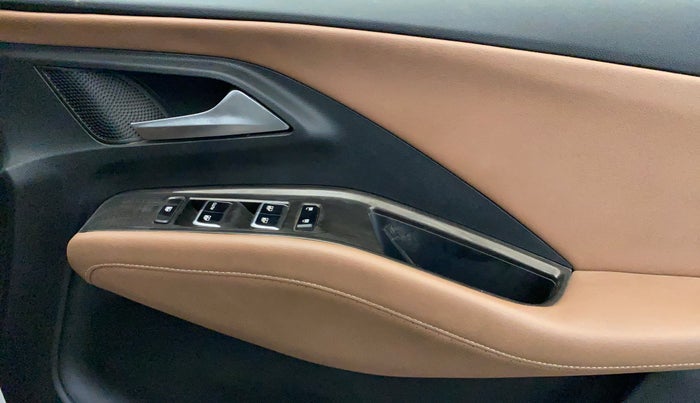 2023 MG HECTOR PLUS Sharp Pro 1.5 Turbo Petrol CVT 6 STR, Petrol, Automatic, 46,361 km, Driver Side Door Panels Control