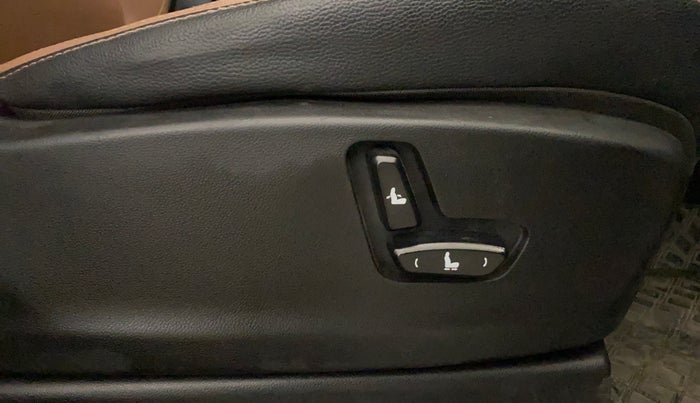 2023 MG HECTOR PLUS Sharp Pro 1.5 Turbo Petrol CVT 6 STR, Petrol, Automatic, 46,361 km, Driver Side Adjustment Panel