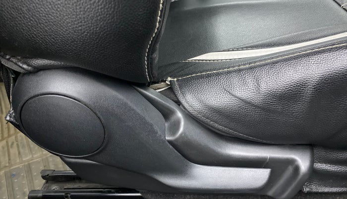 2019 Maruti Baleno DELTA PETROL 1.2, CNG, Manual, 37,070 km, Driver Side Adjustment Panel