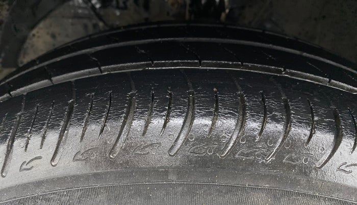 2019 Maruti Baleno DELTA PETROL 1.2, CNG, Manual, 37,070 km, Left Front Tyre Tread