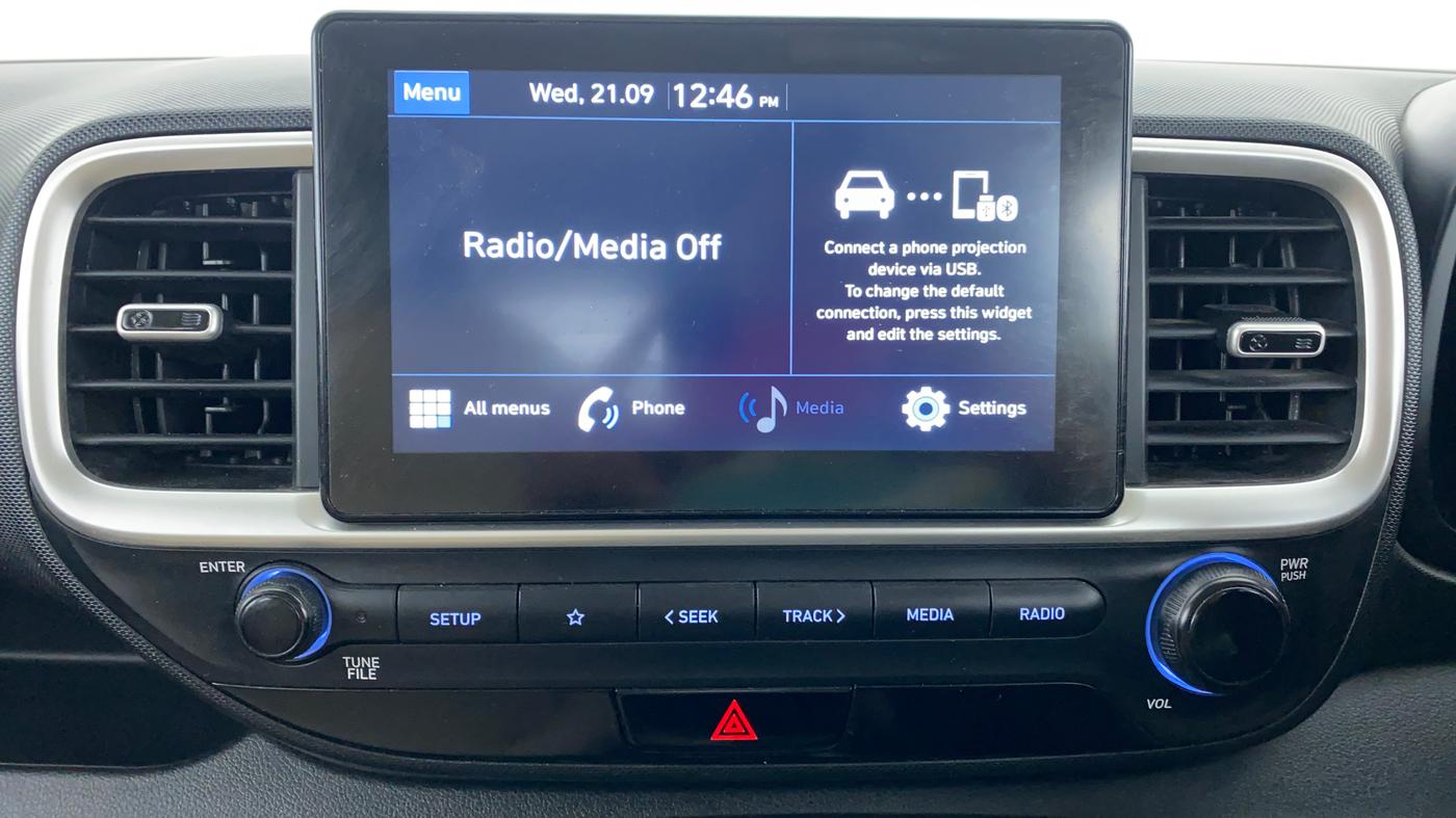 2020 Hyundai VENUE 1.0L Turbo GDI SX MT, Petrol, Manual, 30,227 km, Infotainment System